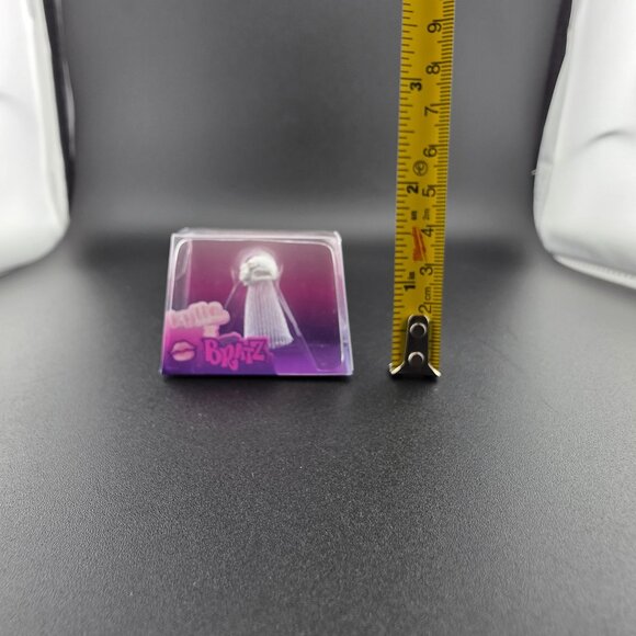 MGA Entertainment Mini Bratz x Kylie Jenner 2023 Collectible Figures Cap NEW - Picture 3 of 6